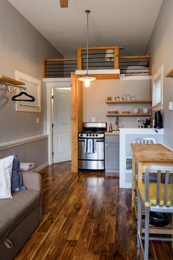 Tiny House By Kabino Mini Modern Tiny Home Heart Of Green Lake Pet Friendly Wifi Loft Up Ladder Plus Sleeper Sofa Сиэтл Экстерьер фото